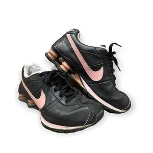 Black and Pink Nike Shox from the 2000s <3